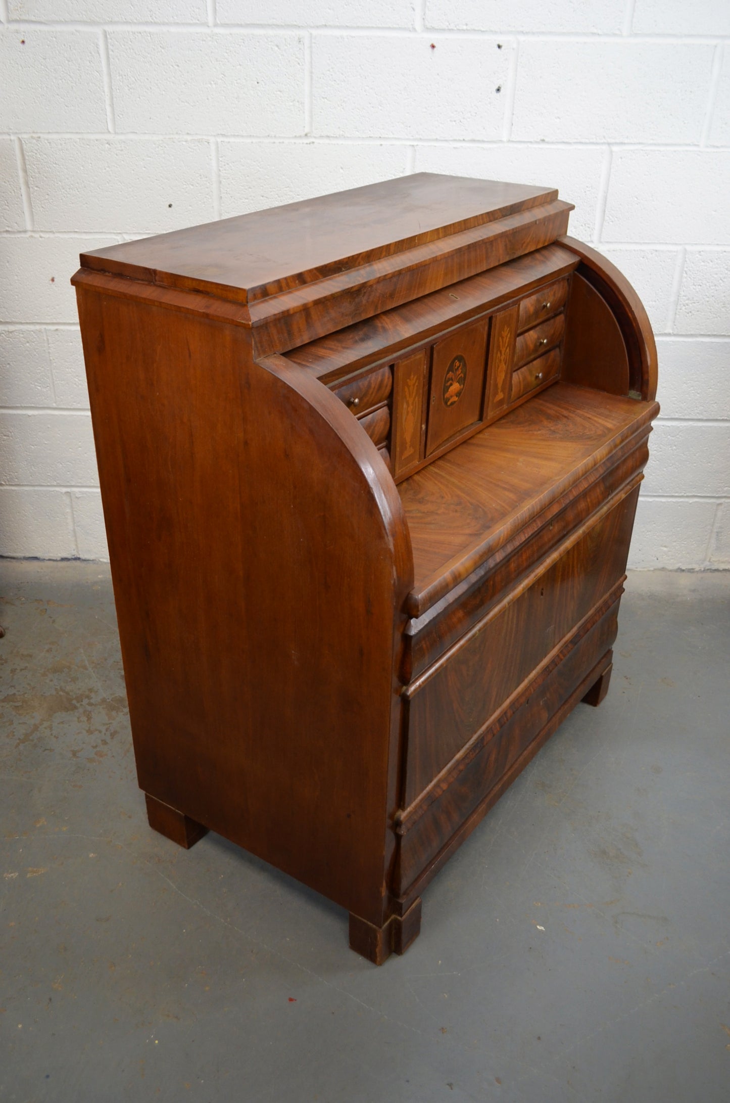 19th Century Continental Bureau