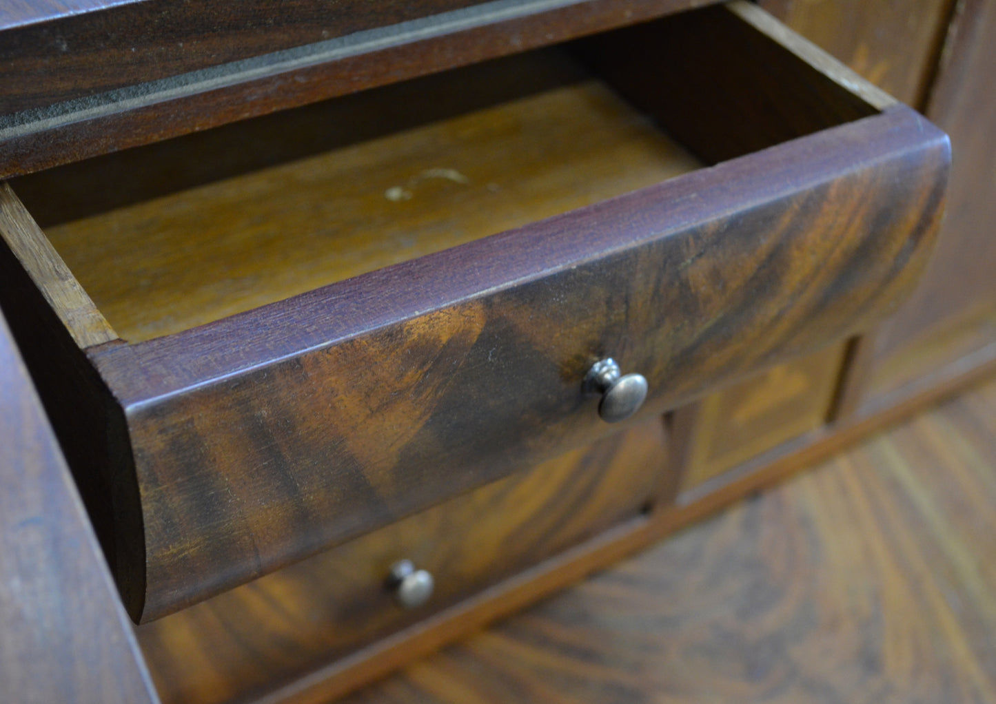 19th Century Continental Bureau