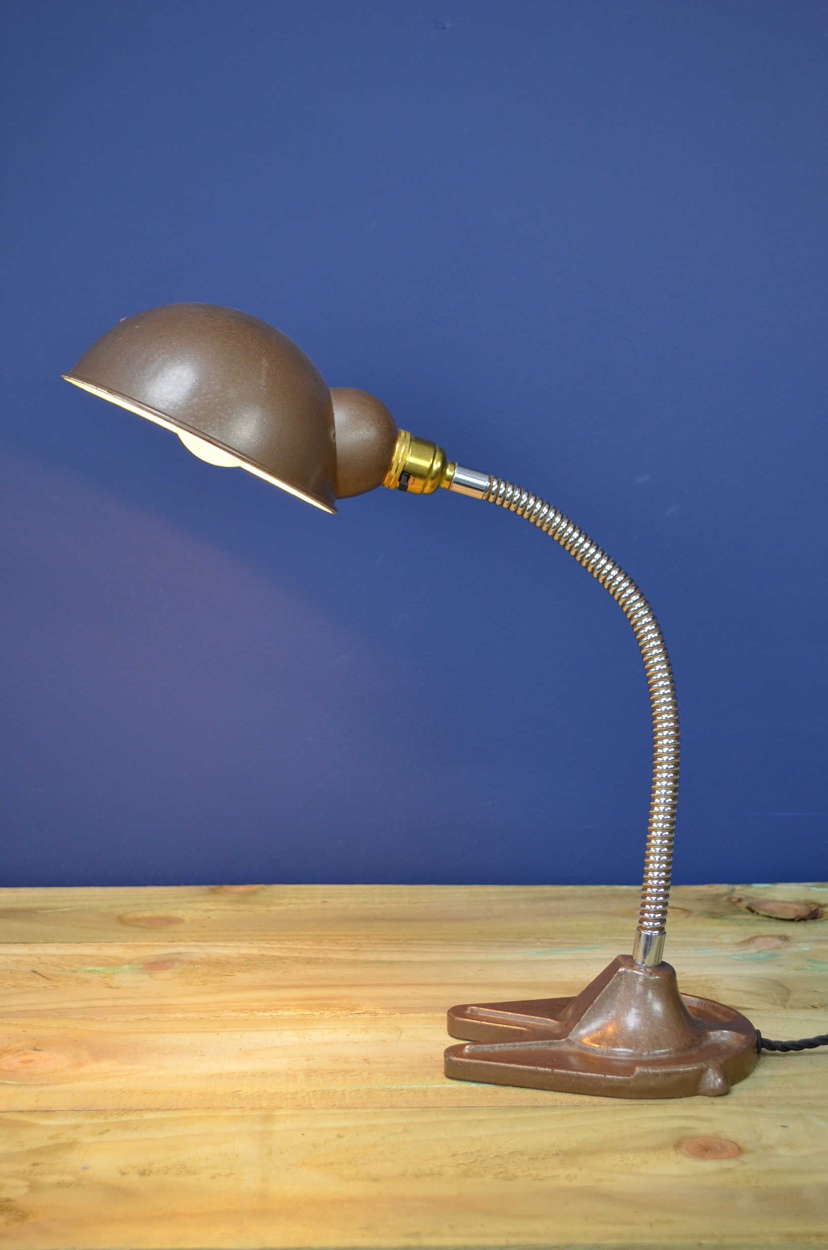 Vintage Hamilton Industries Goose Neck 401 offers Desk Lamp